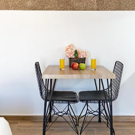 Rooftop Apartment,in The Heart Of Old Town!