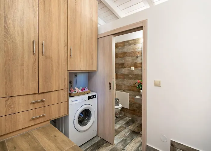 Rooftop Apartment,in The Heart Of Old Town!