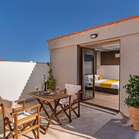 Rooftop Apartment,in The Heart Of Old Town!